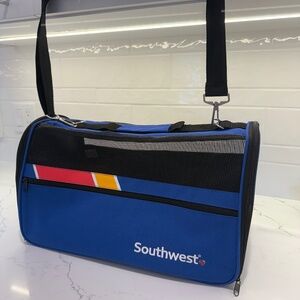 Southwest Airlines Branded Blue Soft Sided Pet Carrier Cat Small Dog Strap
